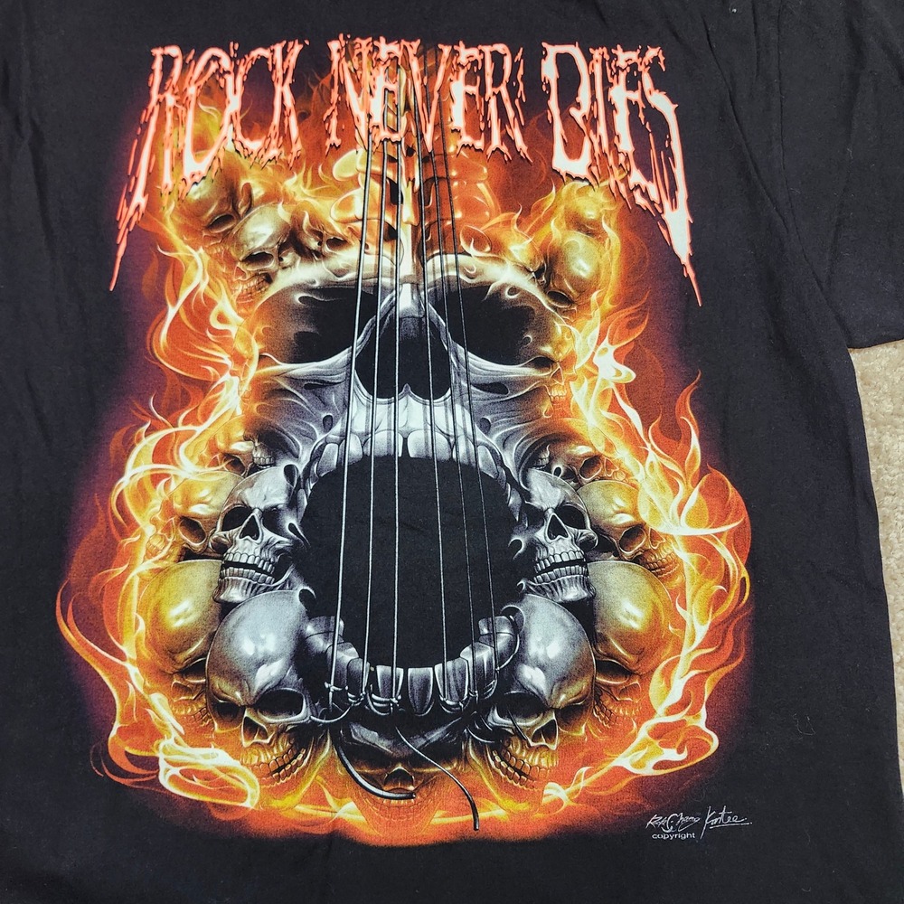 Rock Never Dies Mens Black Skull Guitar Flame Graphic T-Shirt with Piercing XL - Picture 7 of 7